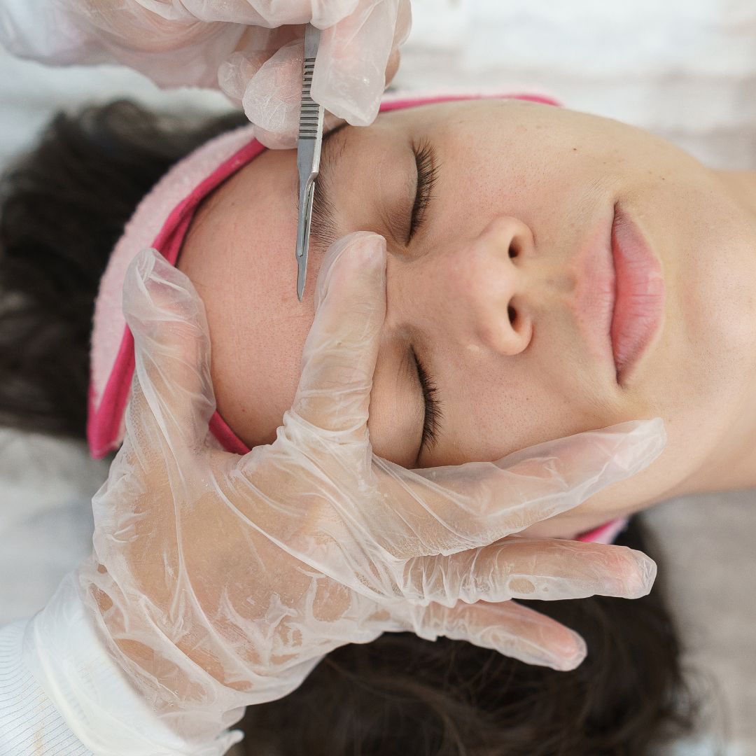 Tratament facial Dermaplaning